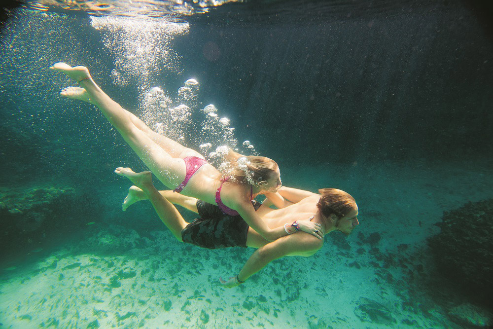 Rachel-Brathen-Swimming