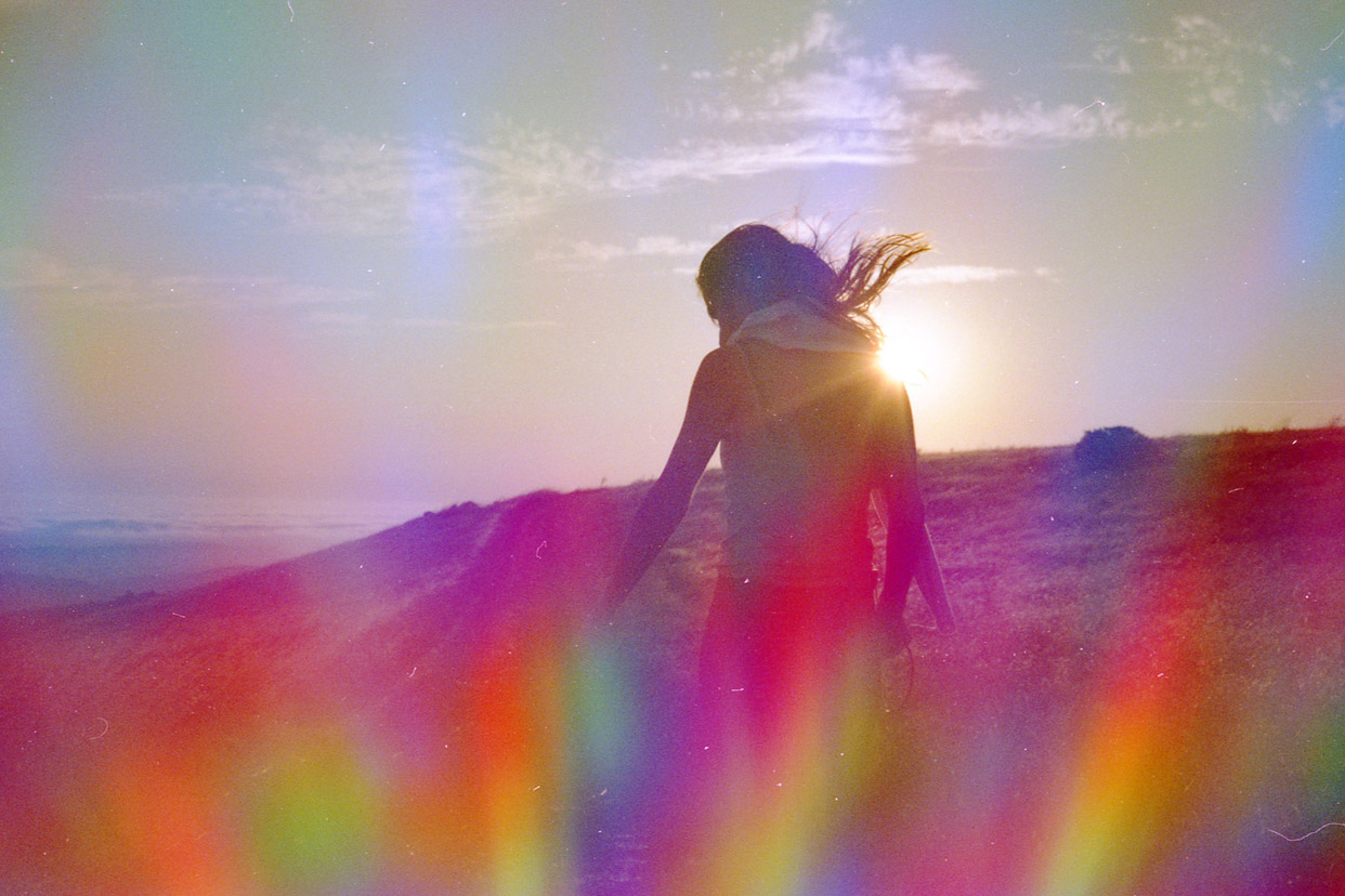 Chakra-sounds-vibrational-medicine-girl-radiating