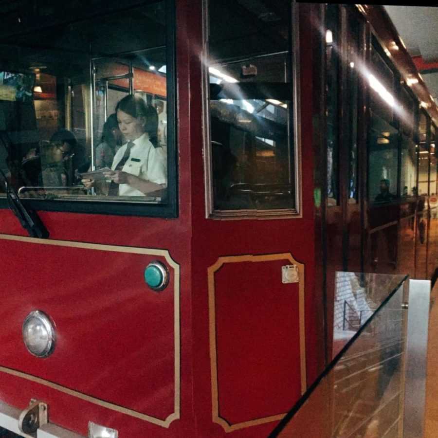 peak tram in hongkong