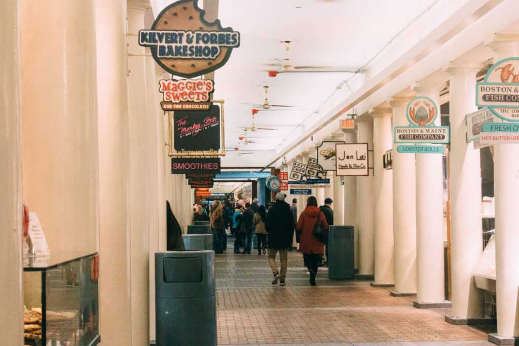 imbissstände im quincy market boston