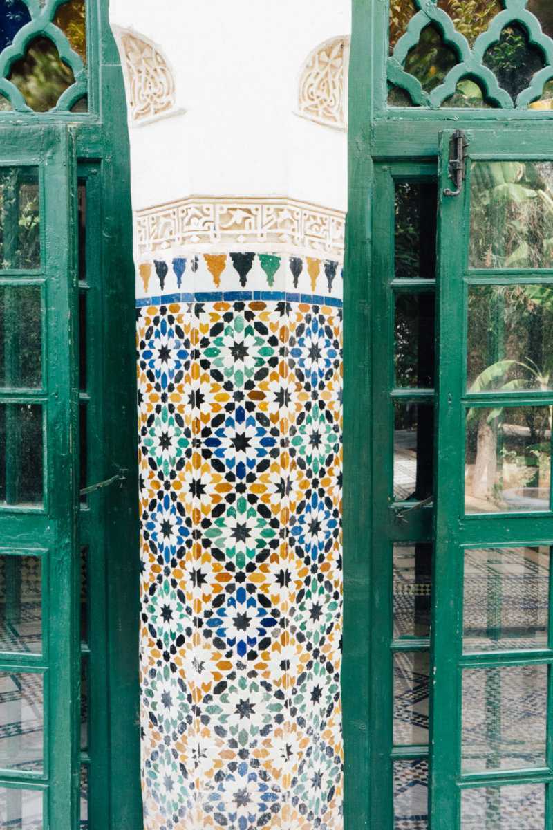 Säule Mosaik Bahia Palast Marrakesch