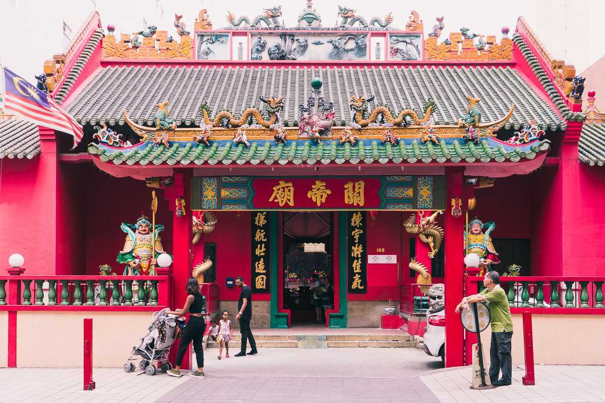 chinese temple in chinatown kuala lumpur malaysia