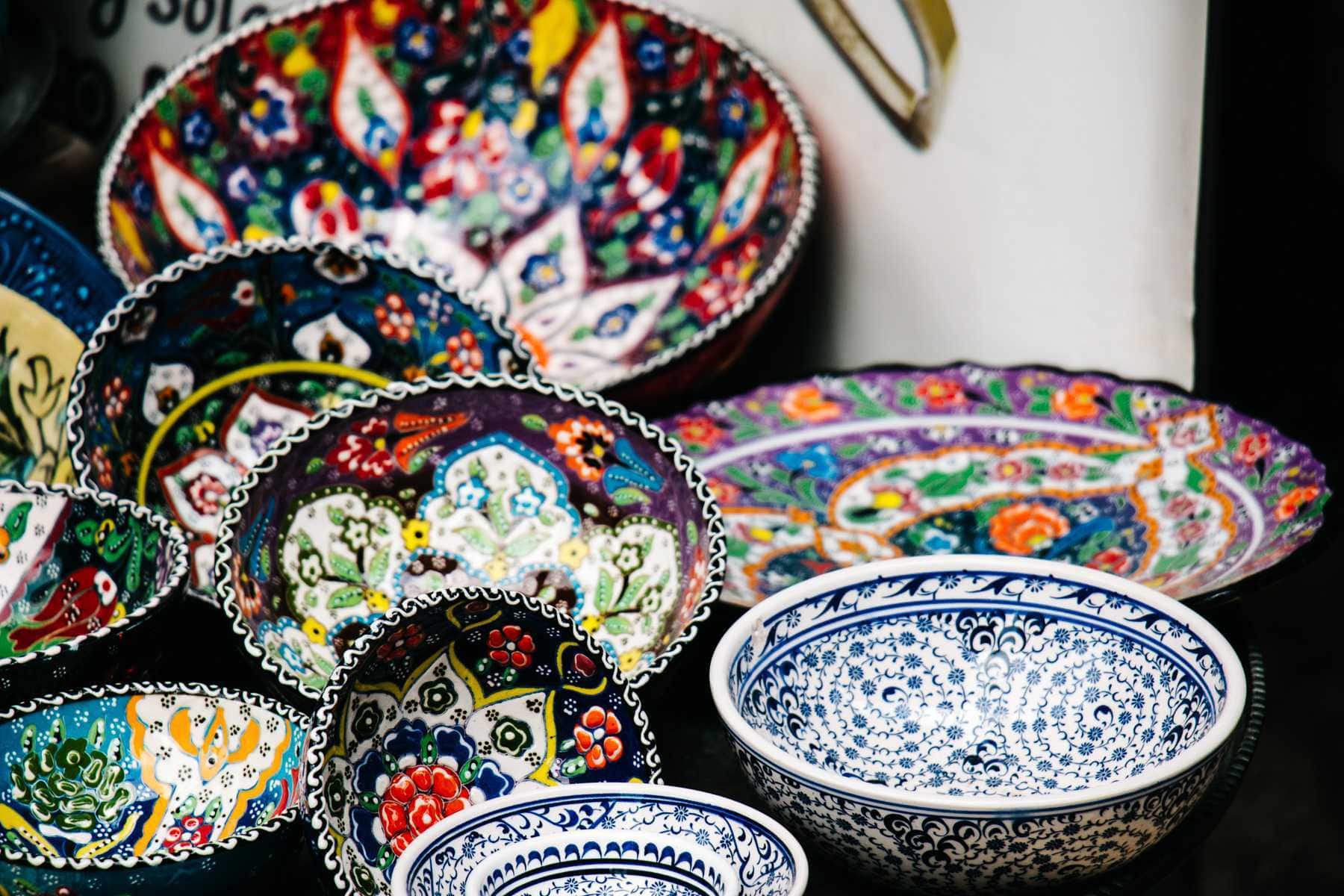 Bunte Schalen Jerusalem