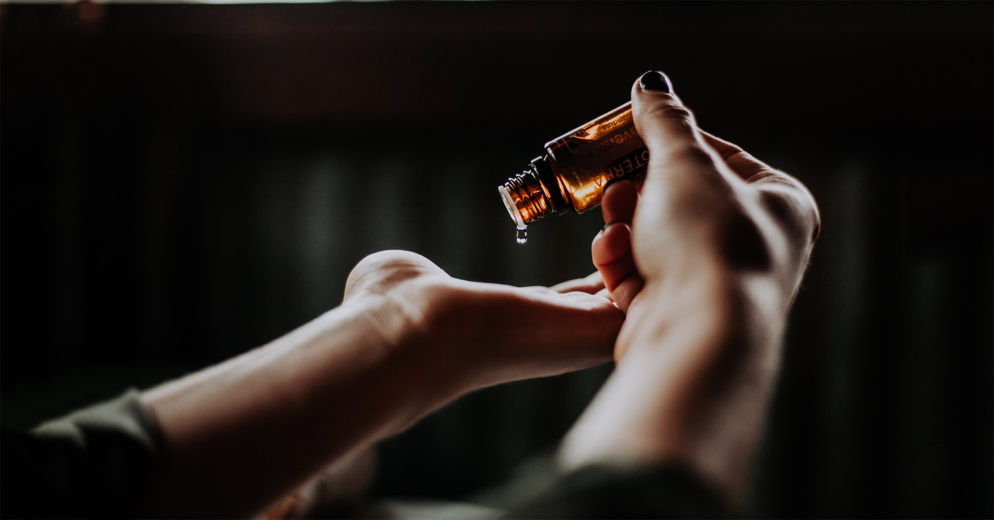  The Top 7 Antifungal Essential Oils for Killing Candida & Yeast