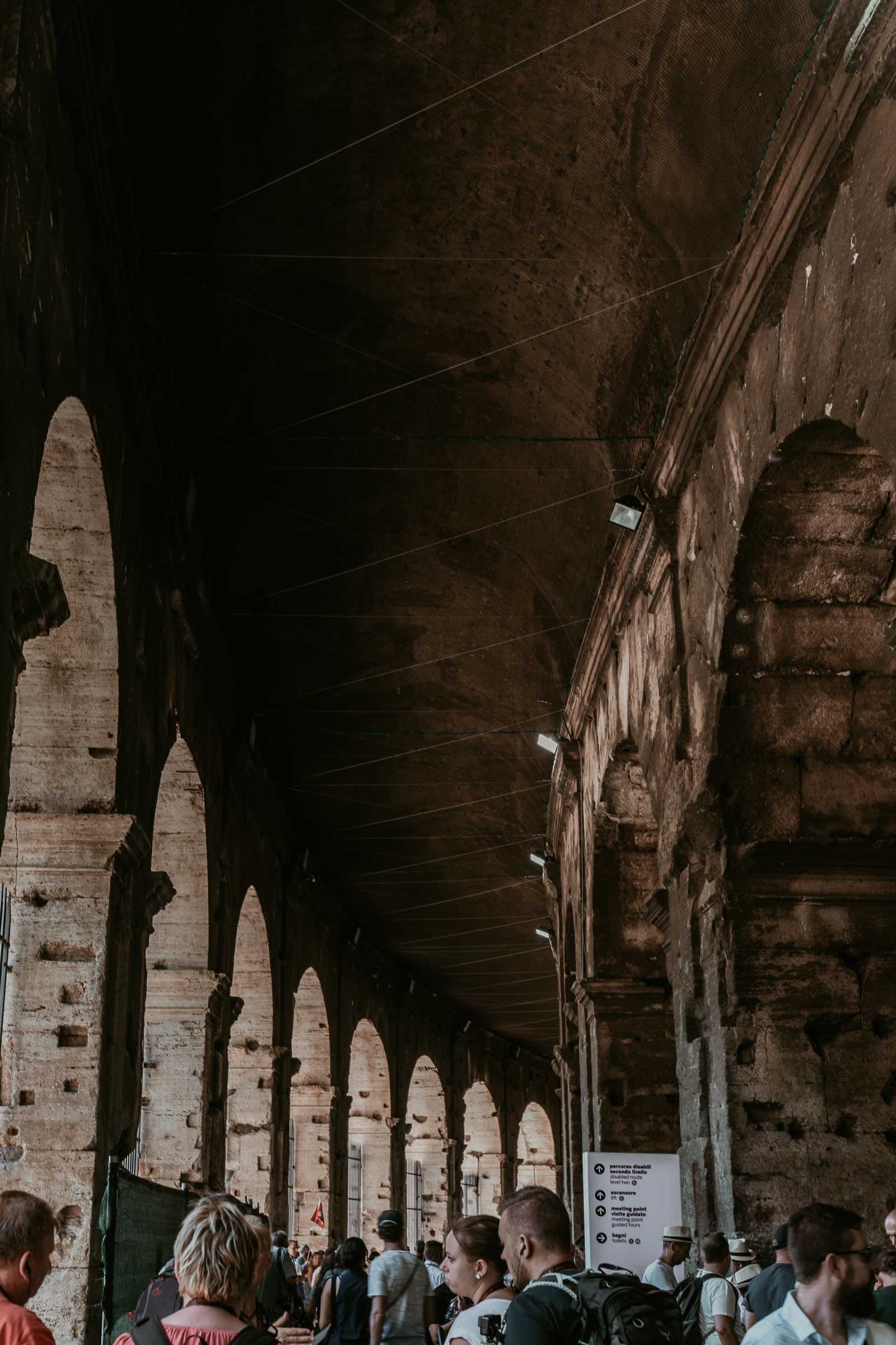 Rom Sehenswürdigkeiten Kolosseum Säulengang Eingang