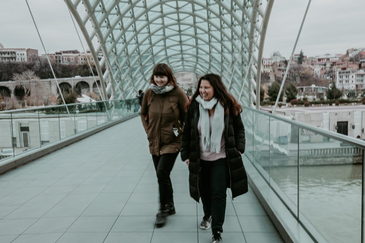 Tiflis Sehenswürdigkeiten Friedensbrücke über der Kura