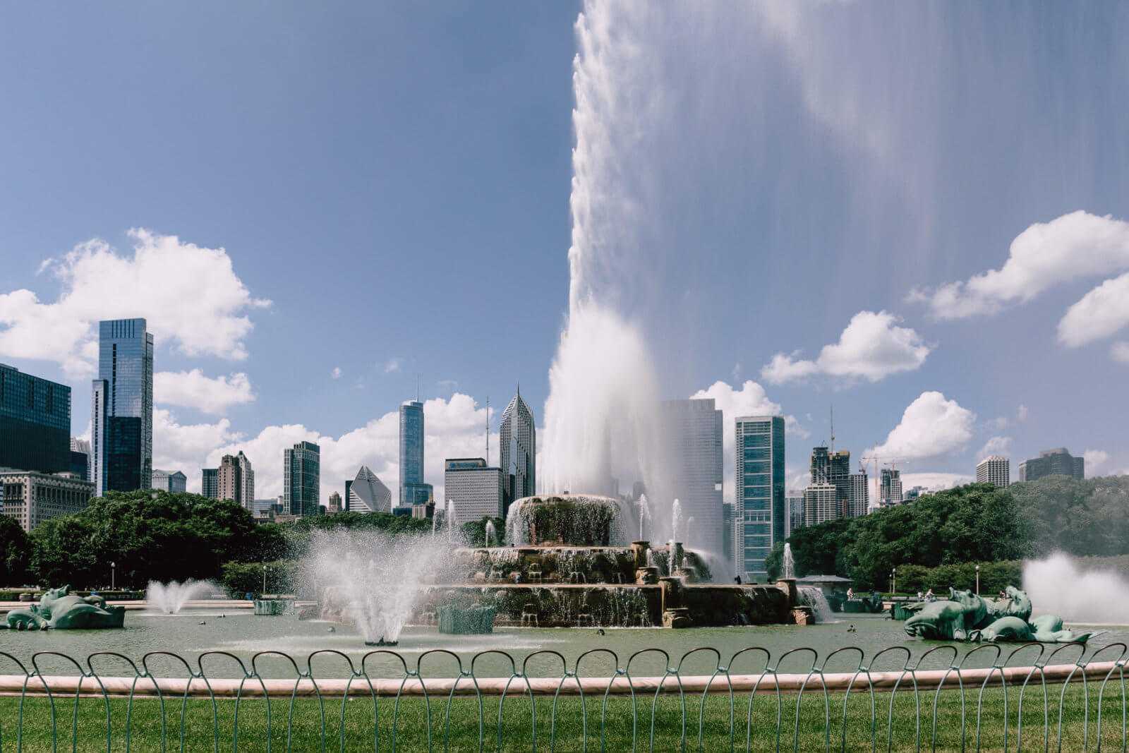 Buckingham Fountain in Chicago city trip USA
