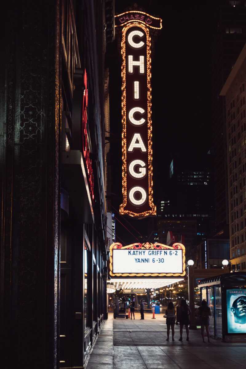 Chicago Theatre by night city trip to USA