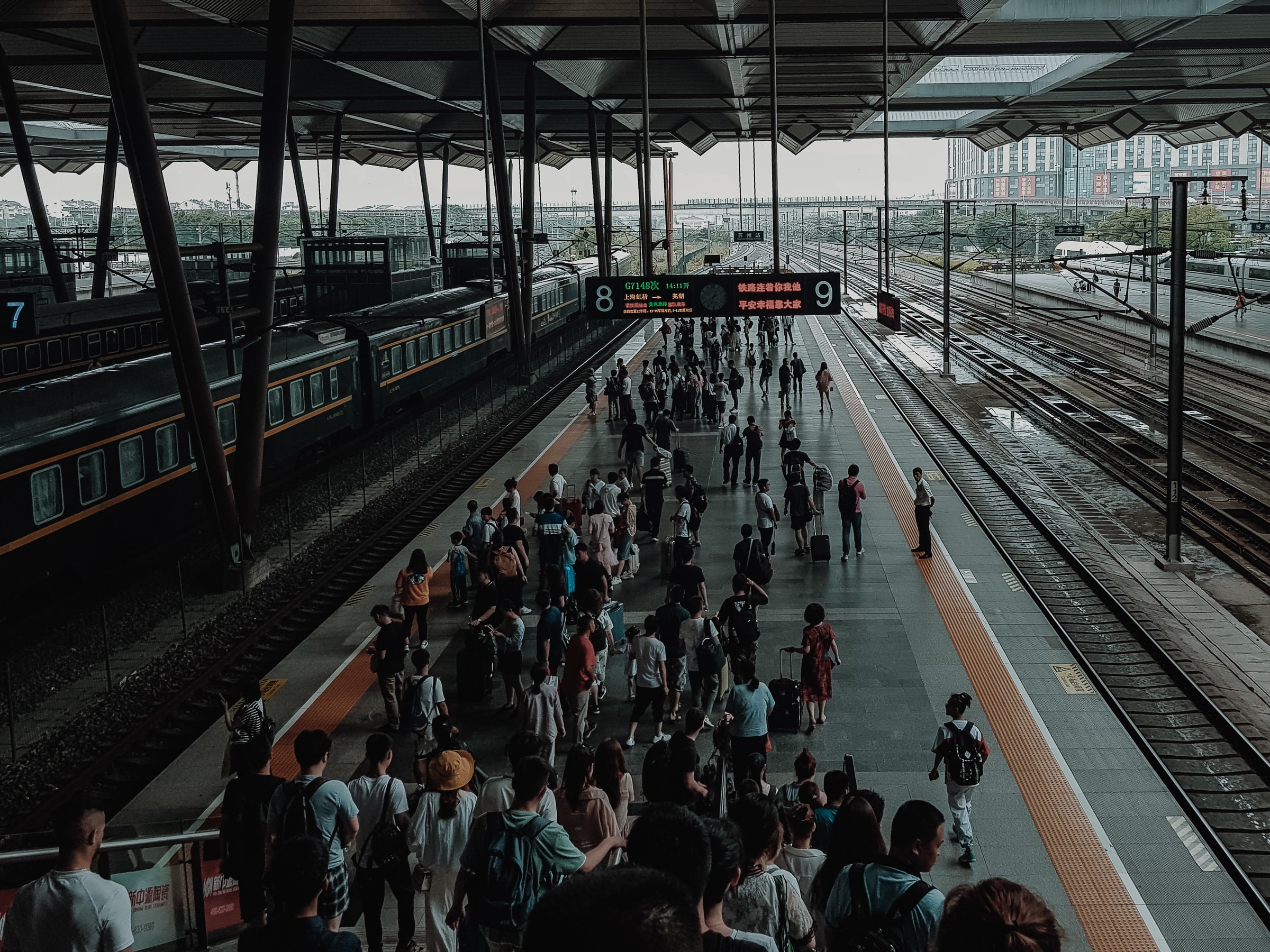 Bahnhof Suzhou Schnellzüge Bahnfahren Zugfahren in China