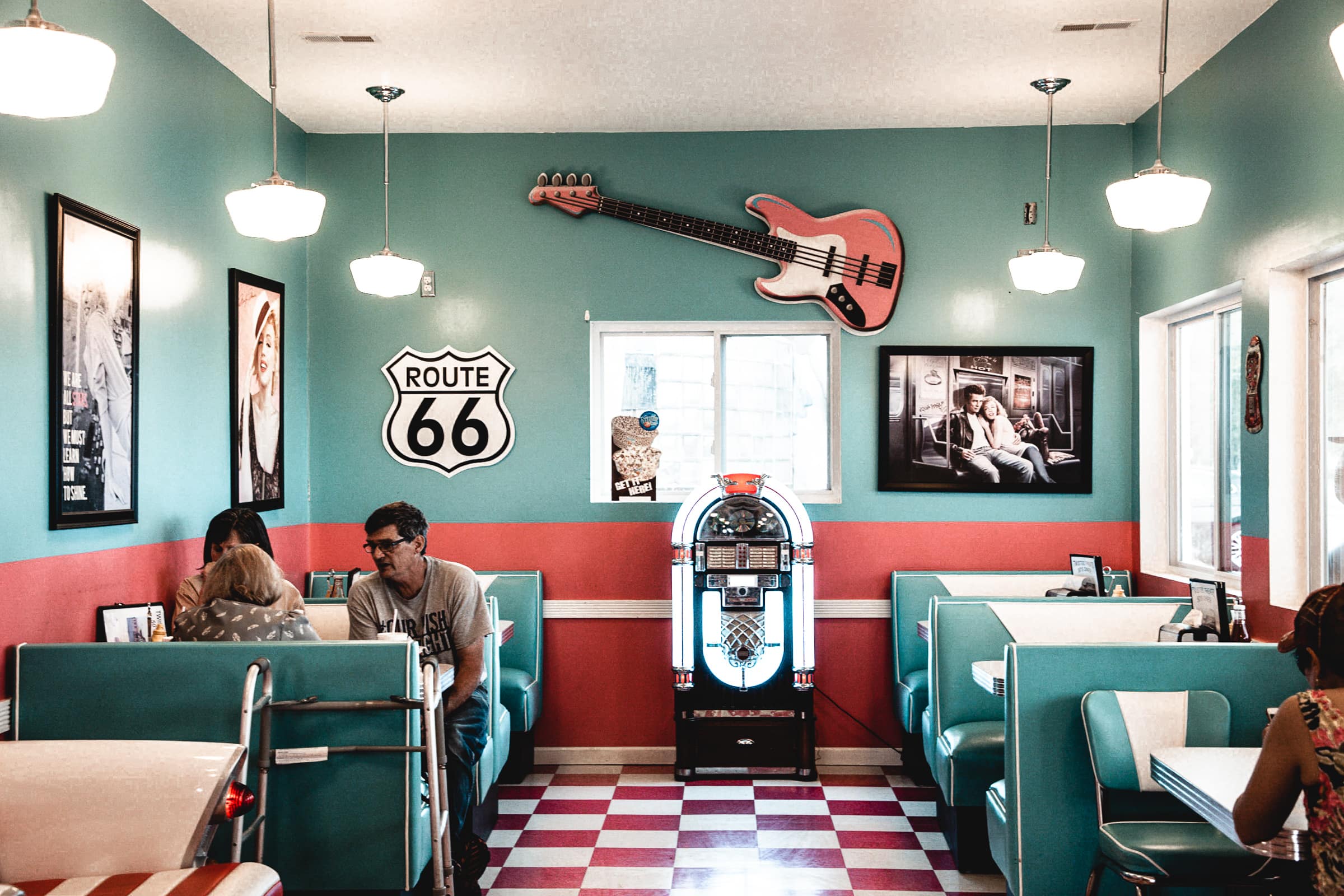 pink elephant antiques mall livingston illinois