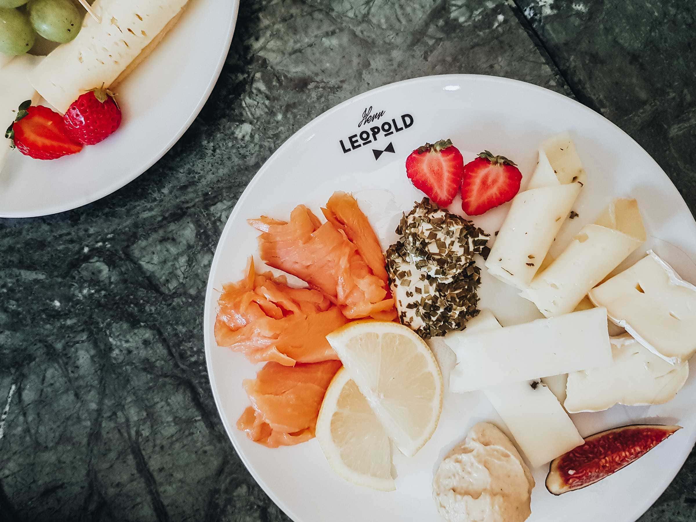 Käseteller mit Lachs