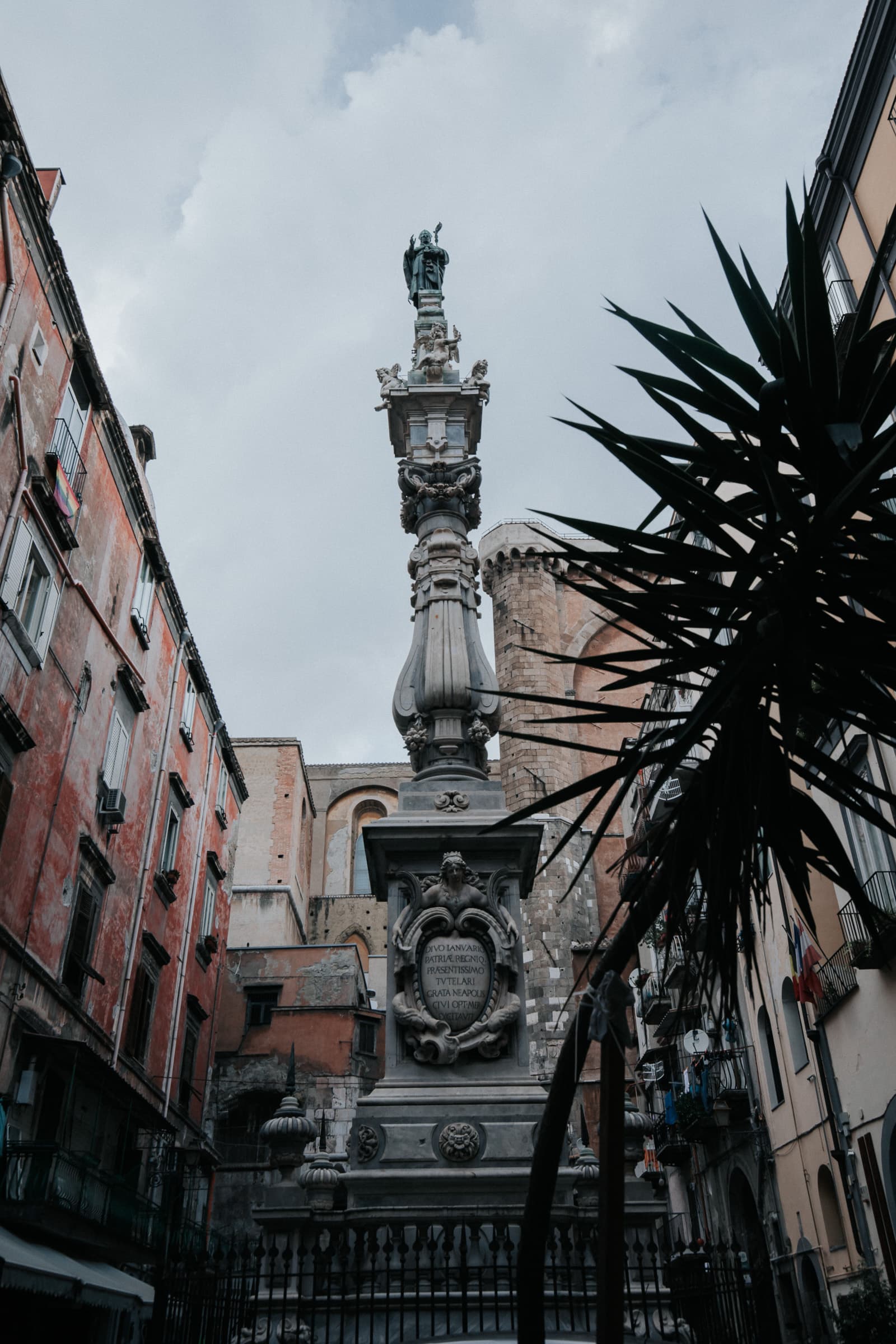 Neapel Sehenswürdigkeiten Altstadt Piazza