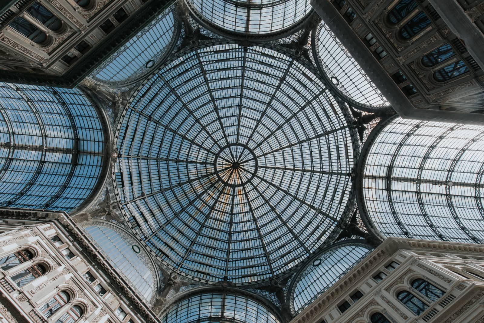 Neapel Sehenswürdigkeiten Galleria Umberto Dach Kuppel Glas