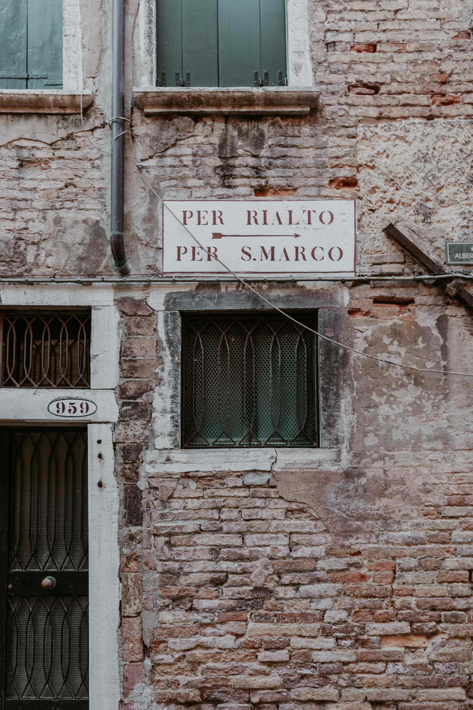 Schild Pfeil Rialto San Marco