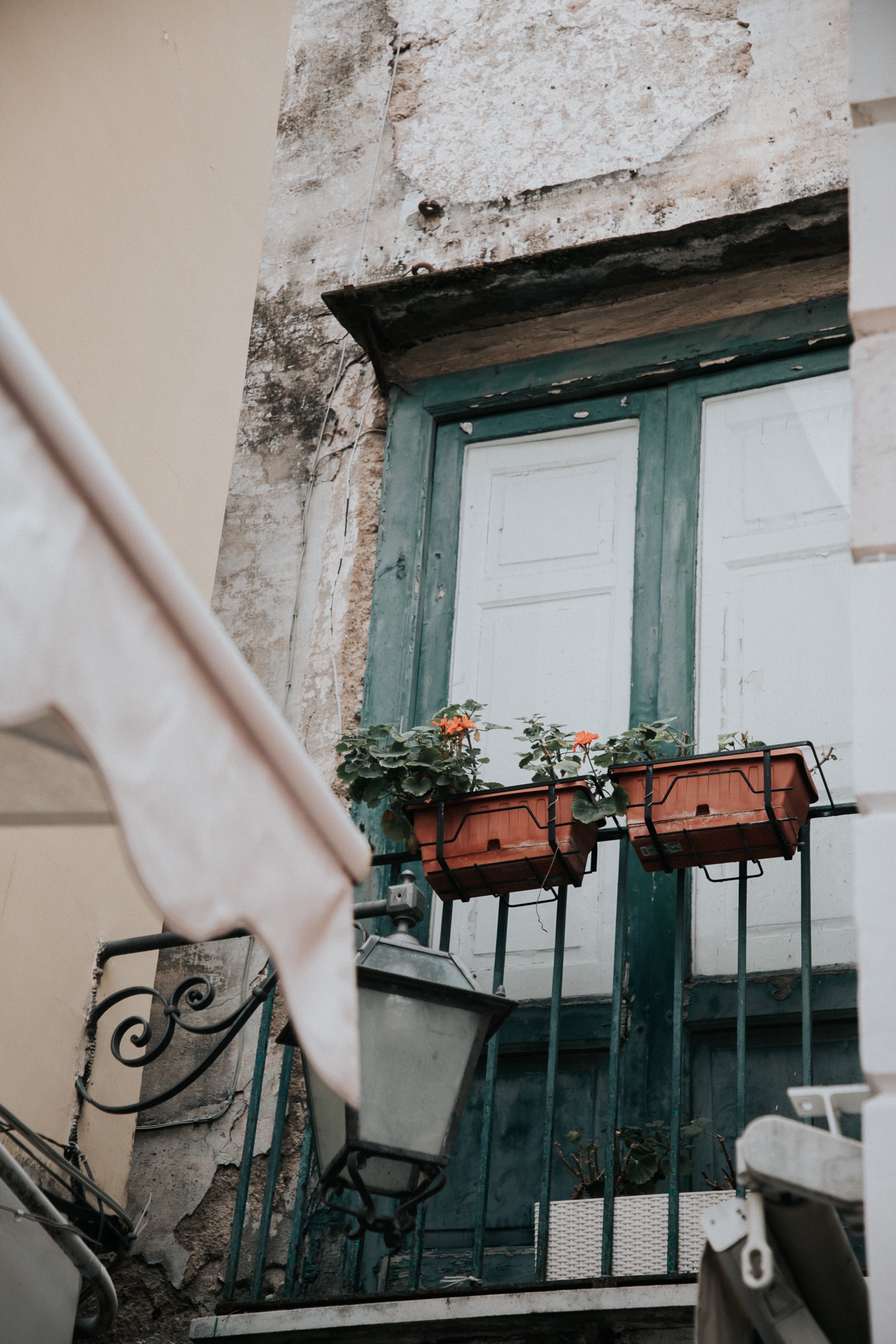 Balkon in Capri Stadt in Gasse