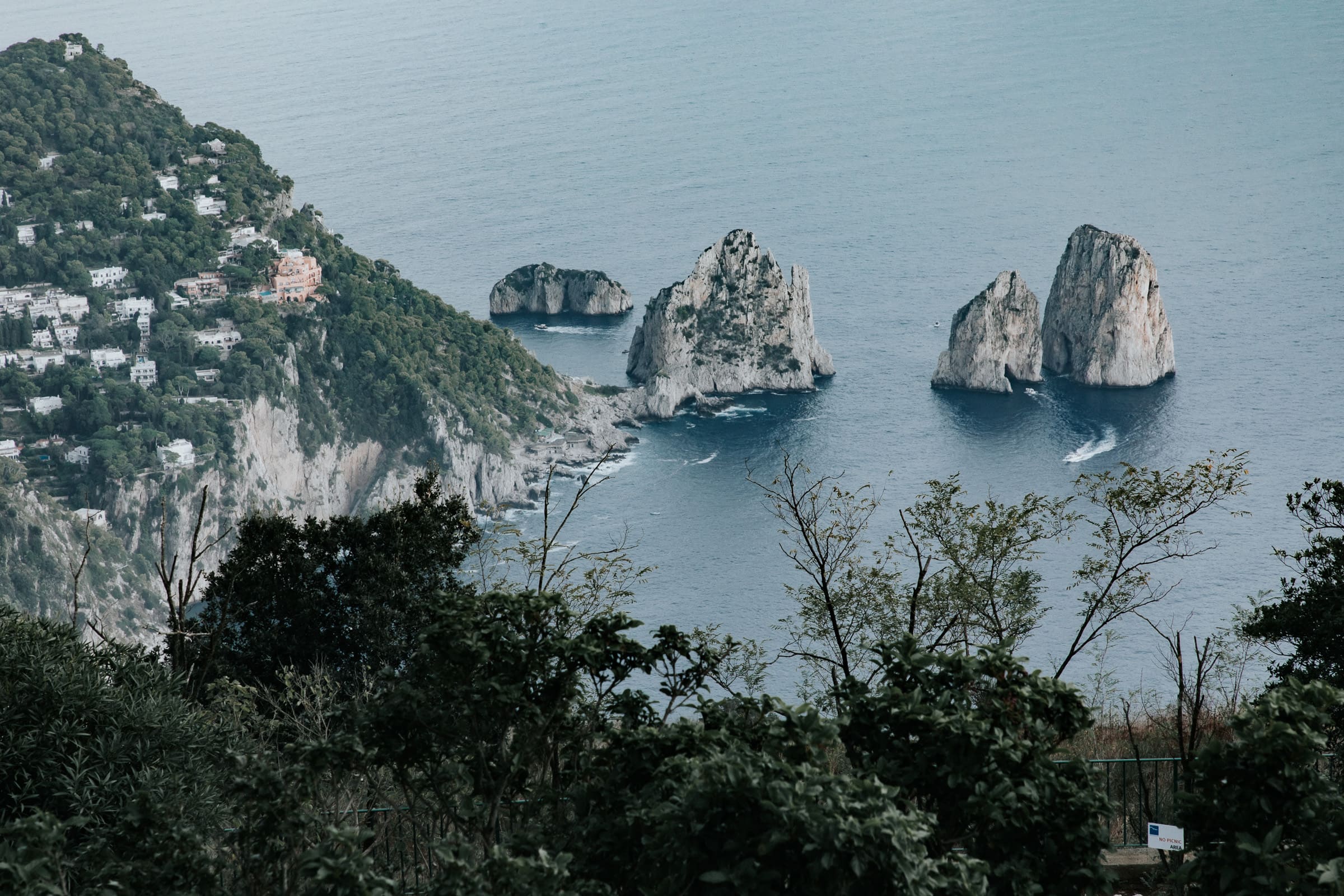 Capri Faraglioni Felsen vor Insel