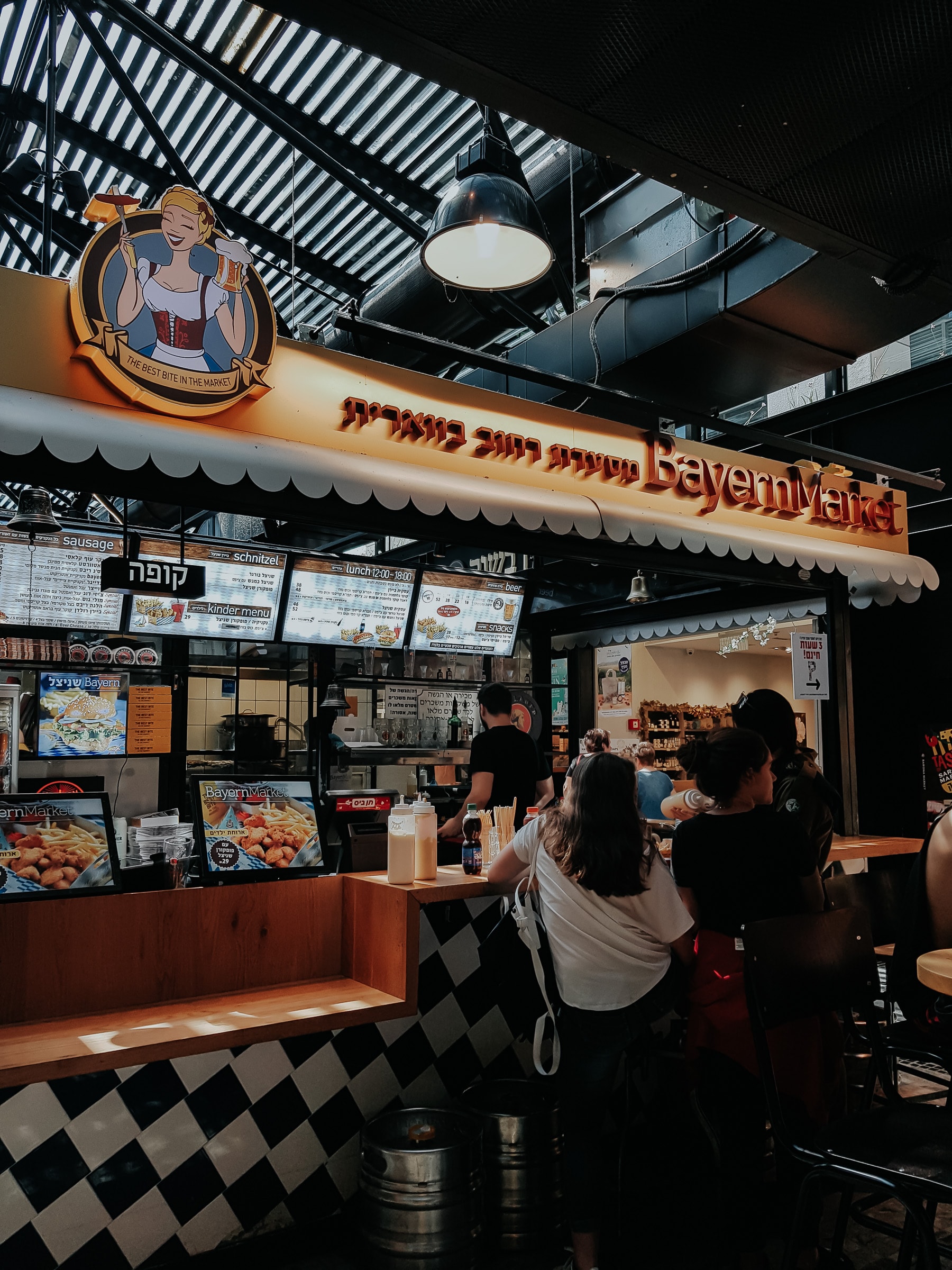 Tel Aviv Sehenswürdigkeiten Sarona Markt Bayerische Küche