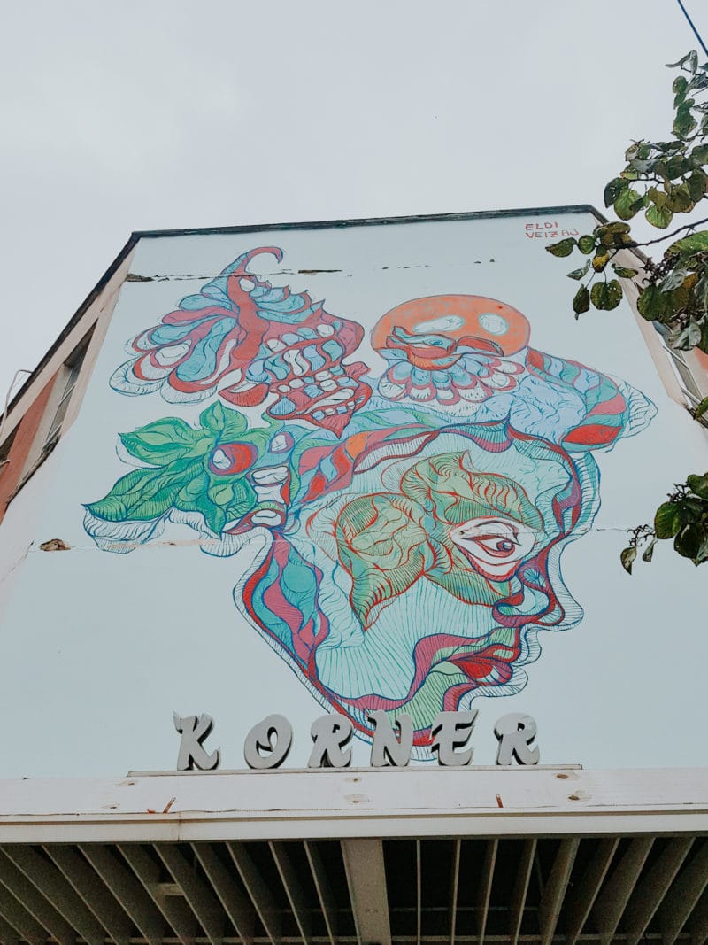 Korner Cafe Tirana Block Viertel Street Art