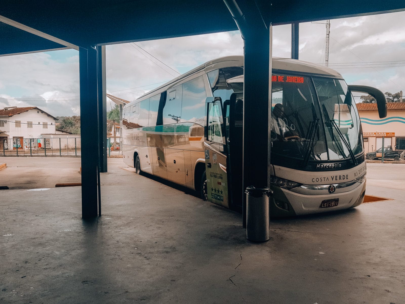 Bus im Busbahnhof von Paraty nach Rio de Janeiro