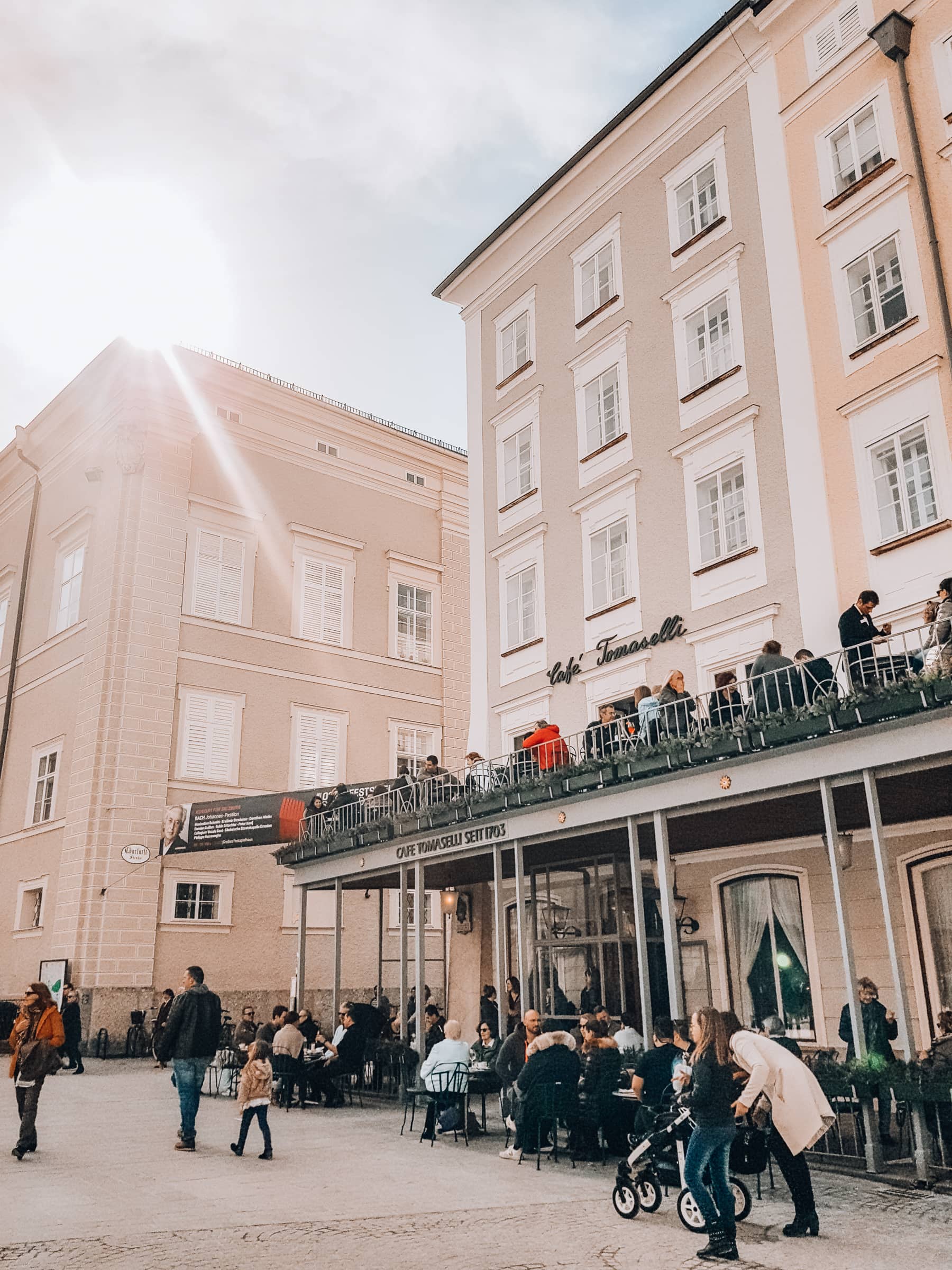 Salzburg Sehenswürdigkeiten Café Tomaselli am Alten Markt