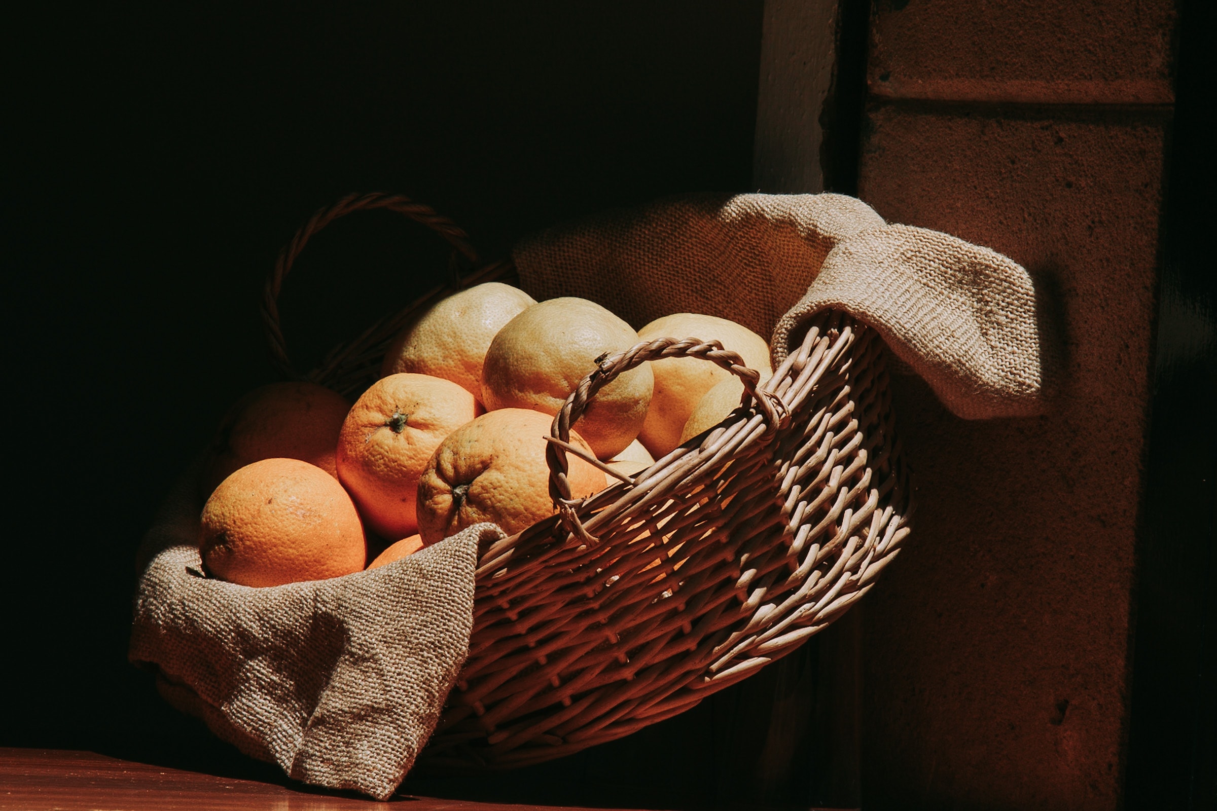 Mallorquinische Orangen im Korb