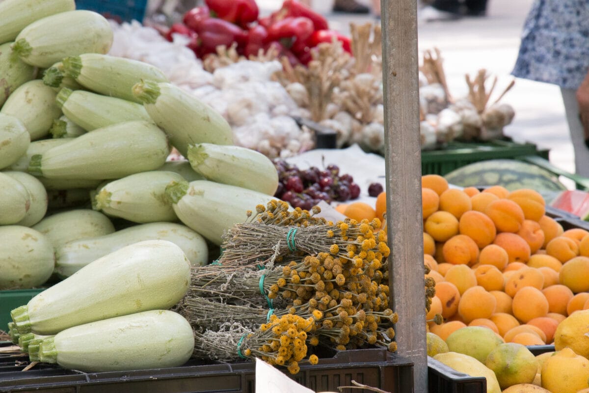Gemüsestand auf Markt in Mallorca