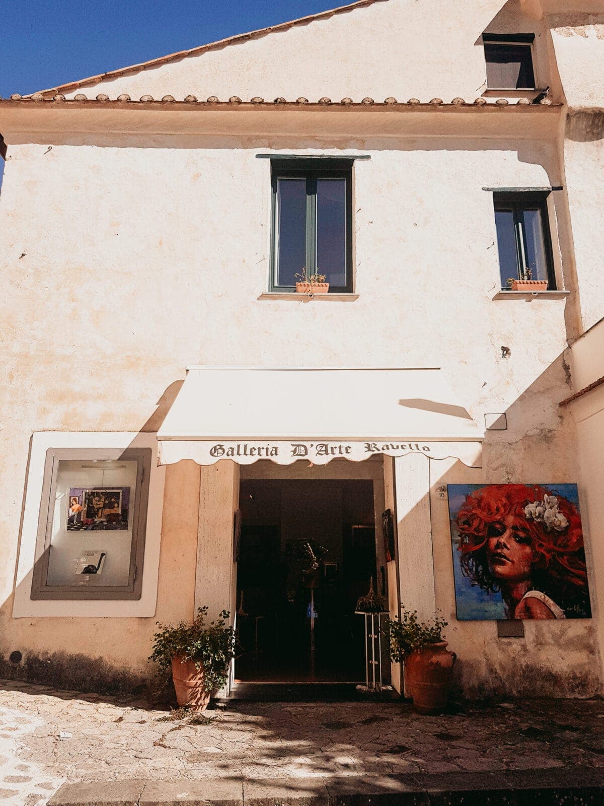 Galerie mit Kunst in Ravello