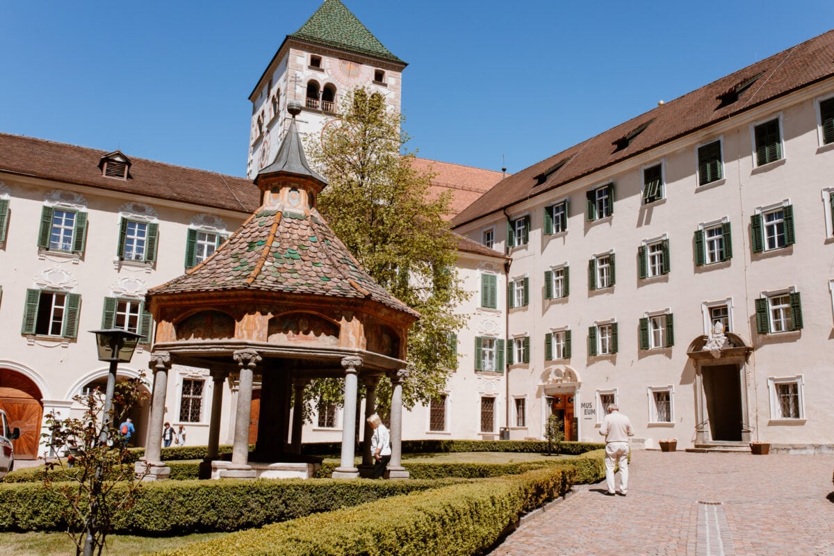Brunnen im Kloster Neustift bei Brixen in Südtirol