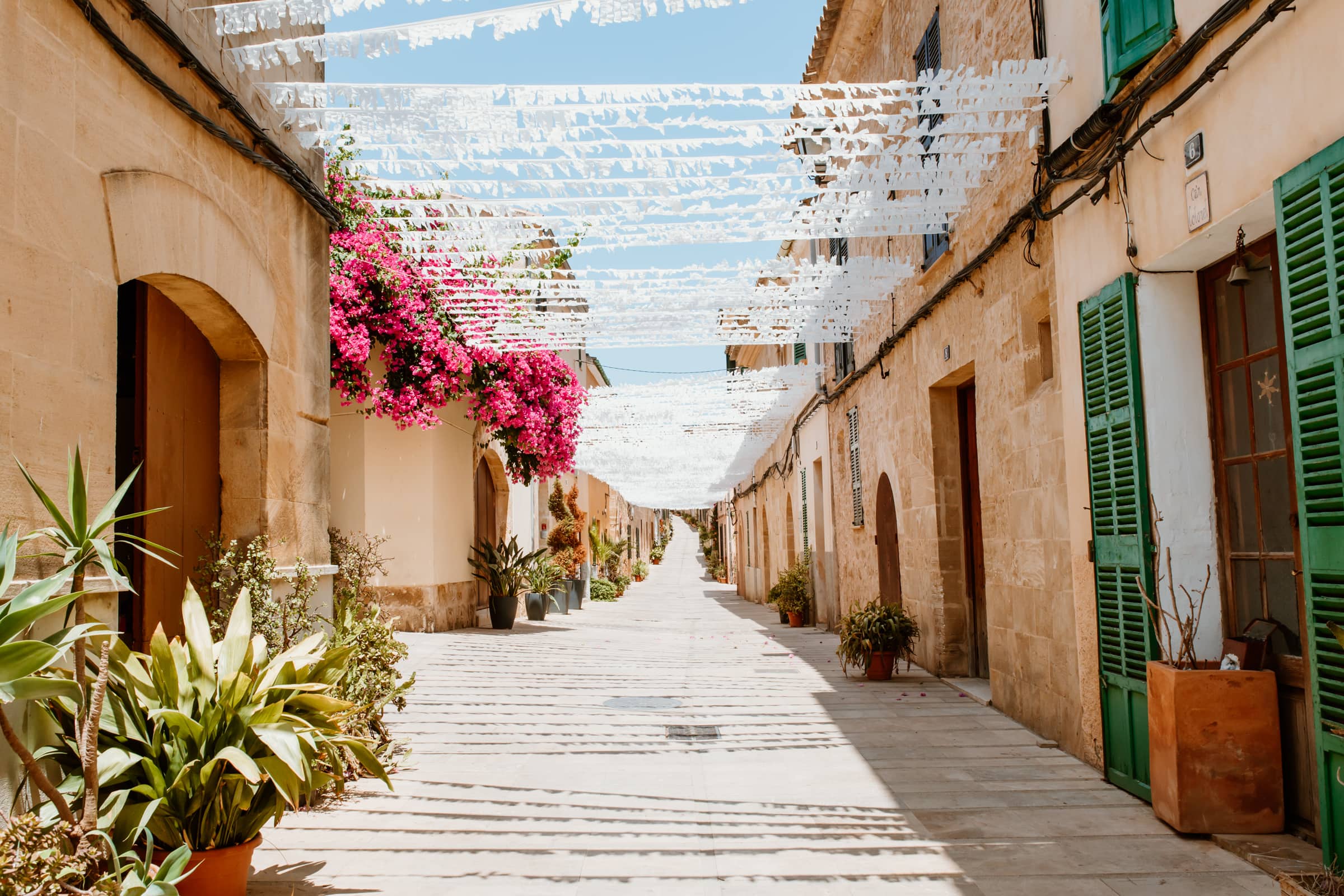 Alcudia Sehenswürdigkeiten Altstadt mit geschmückten Gassen