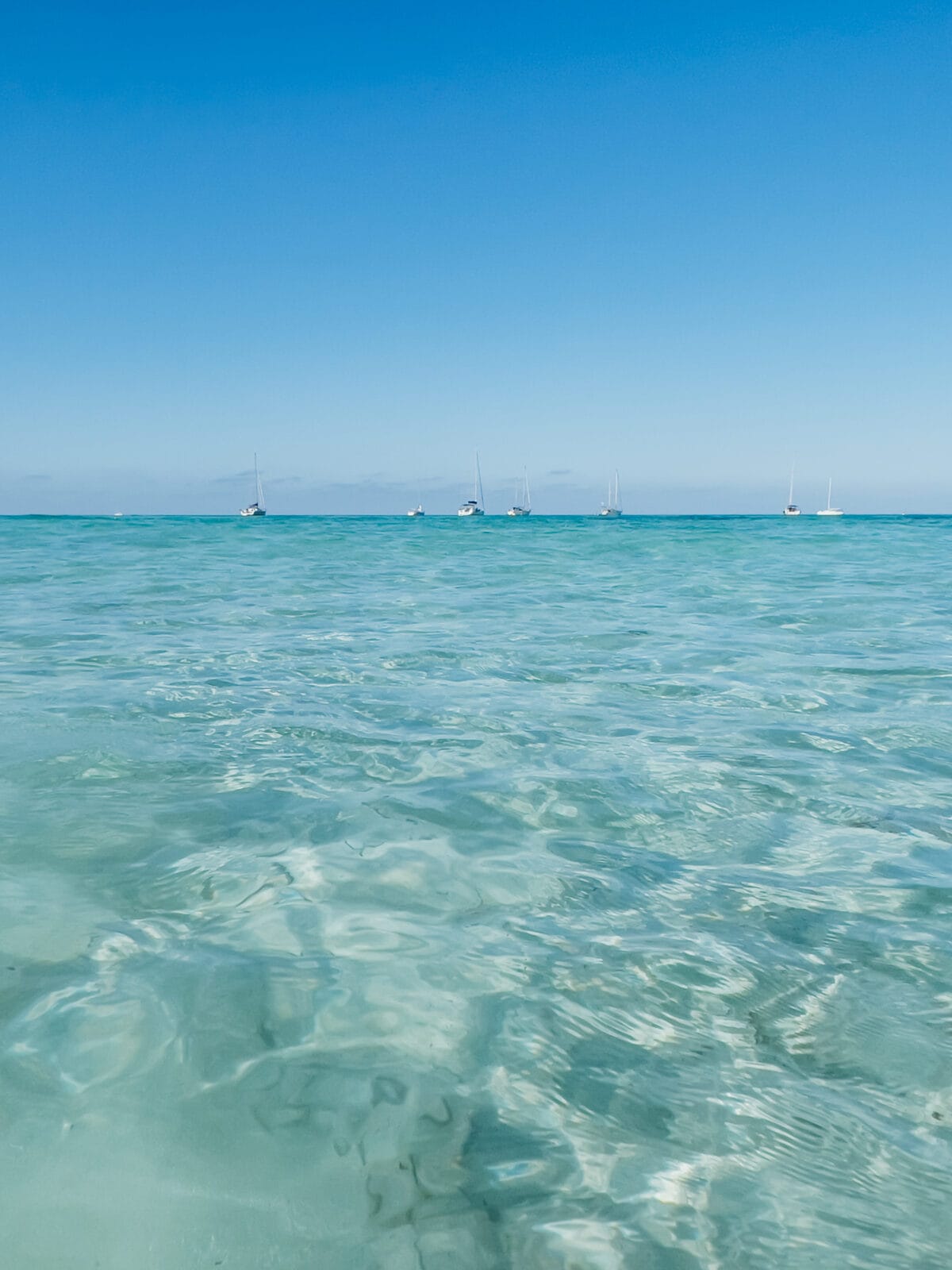 Ankernde Boote vor Es Trenc Mallorca