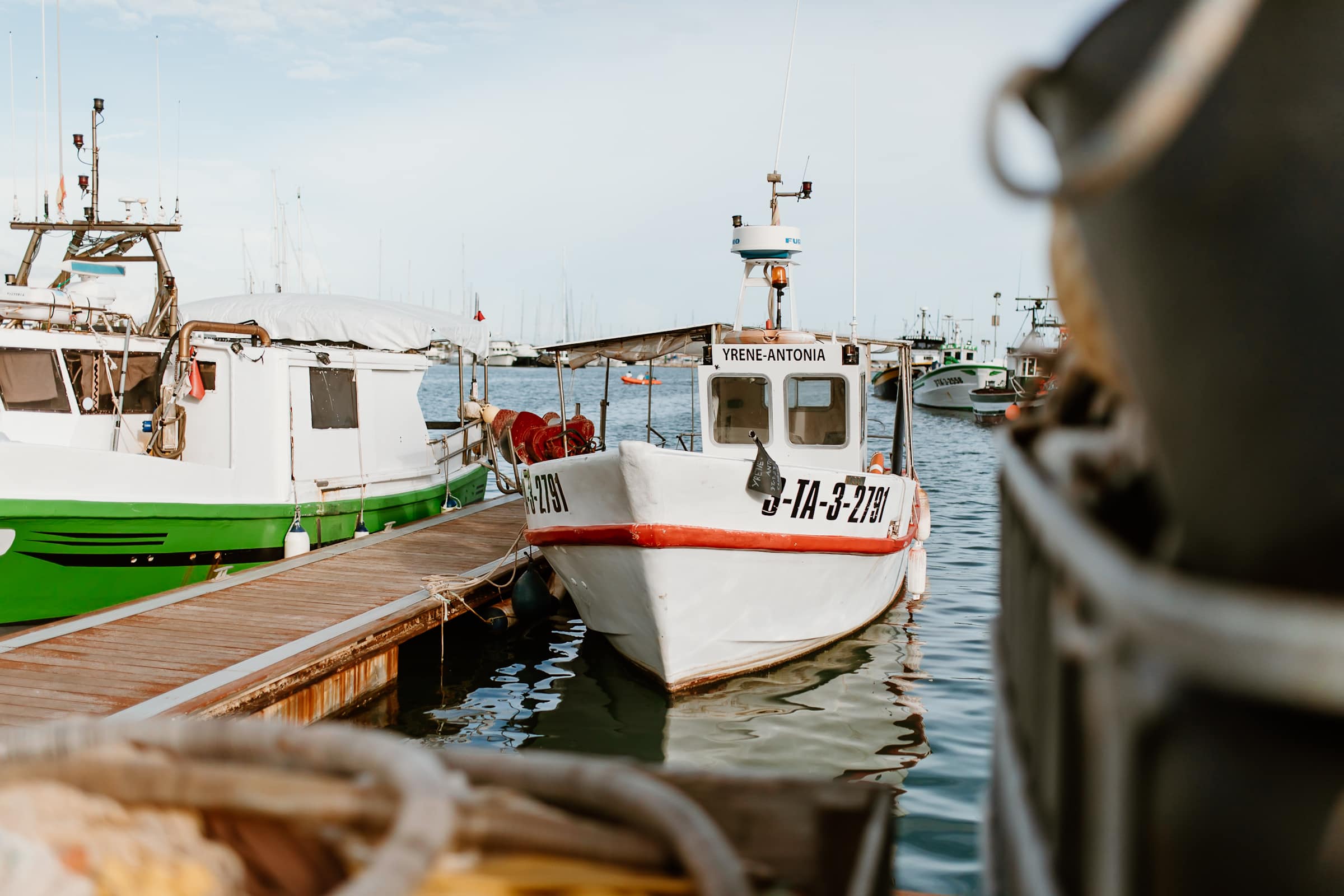 Fischerboot im Hafen von Cambrils