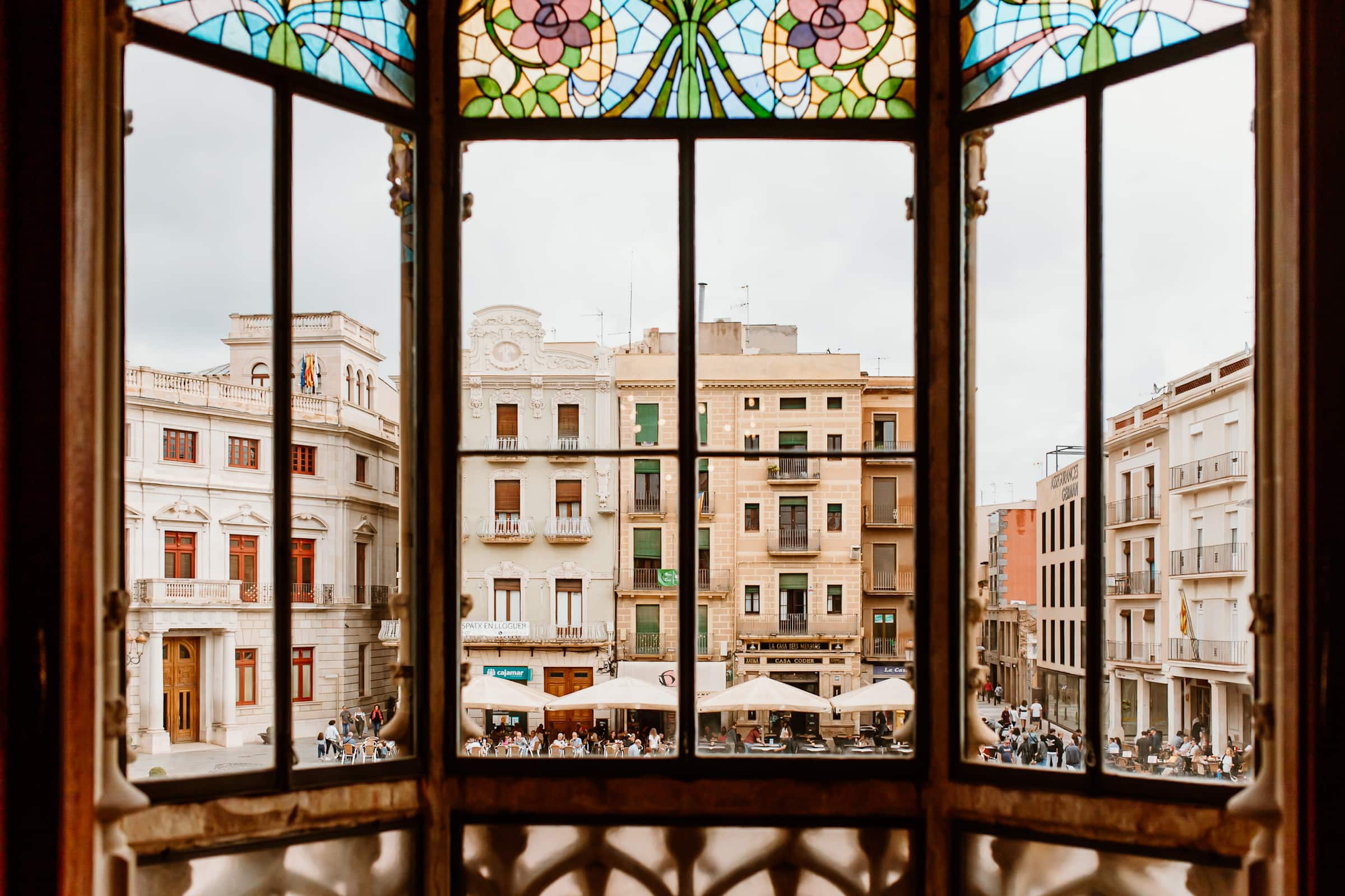 Blick auf die Plaça del Mercadal aus der Casa Navàs