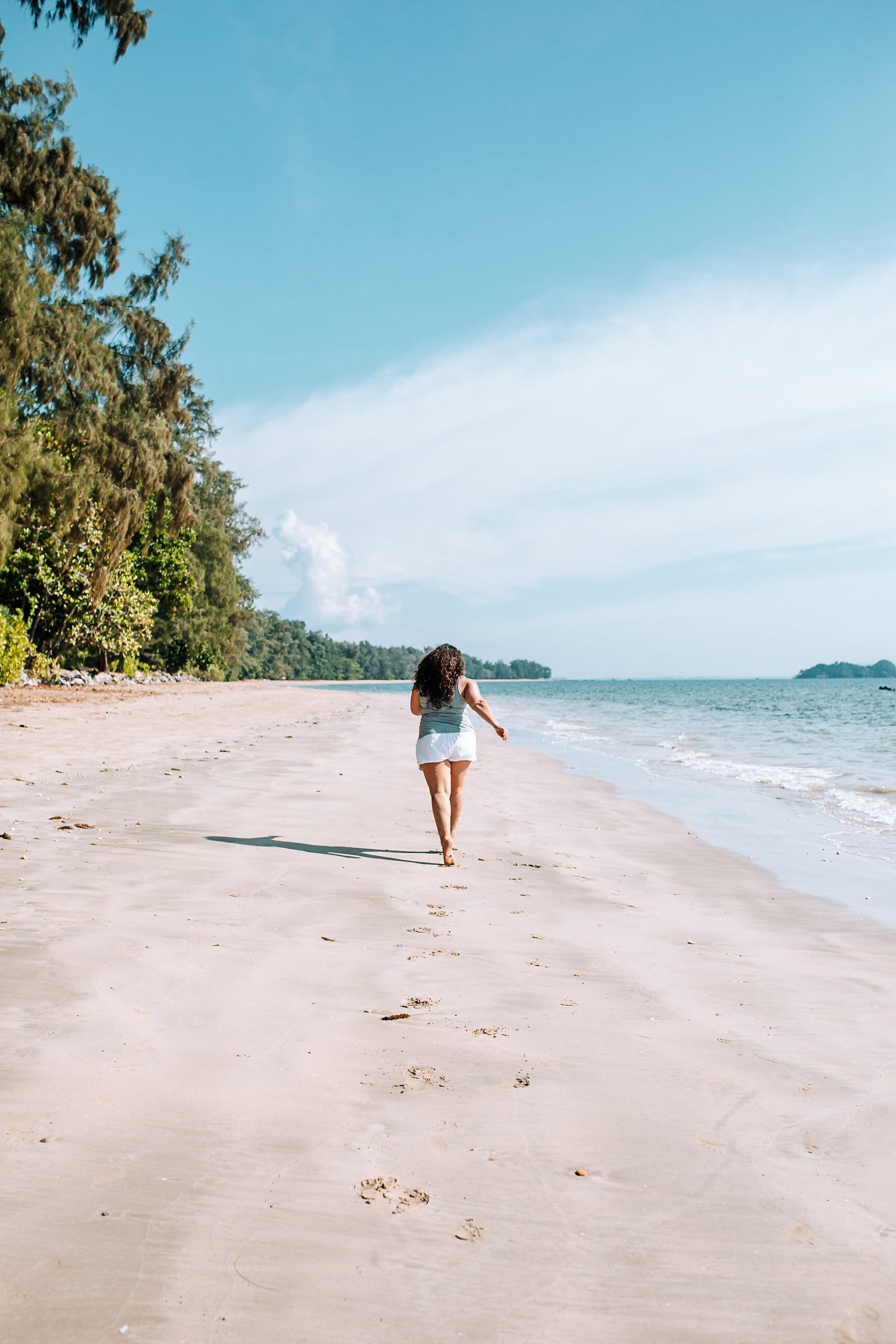Strand auf Koh Krandan beim Inselhopping in Thailand