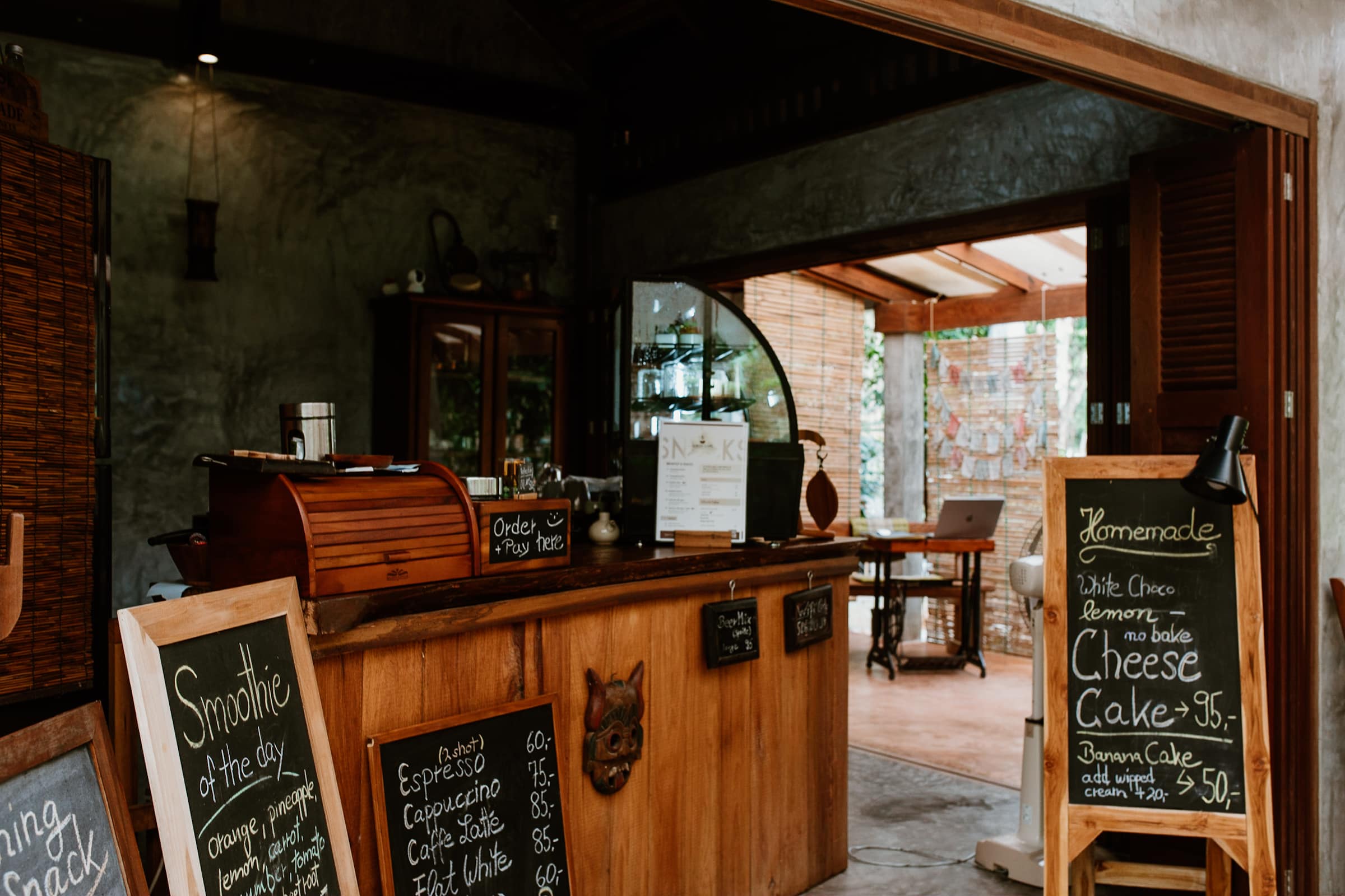 Luboa Café in Koh Jum