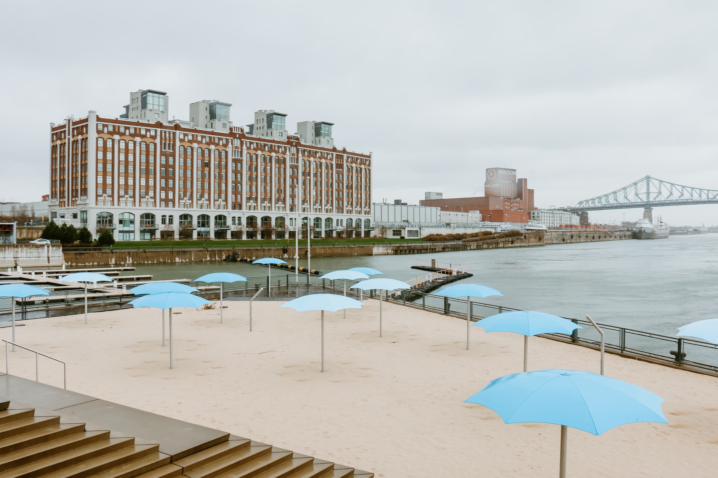 Montreal Sehenswürdigkeiten Strand Quai de l'horloge