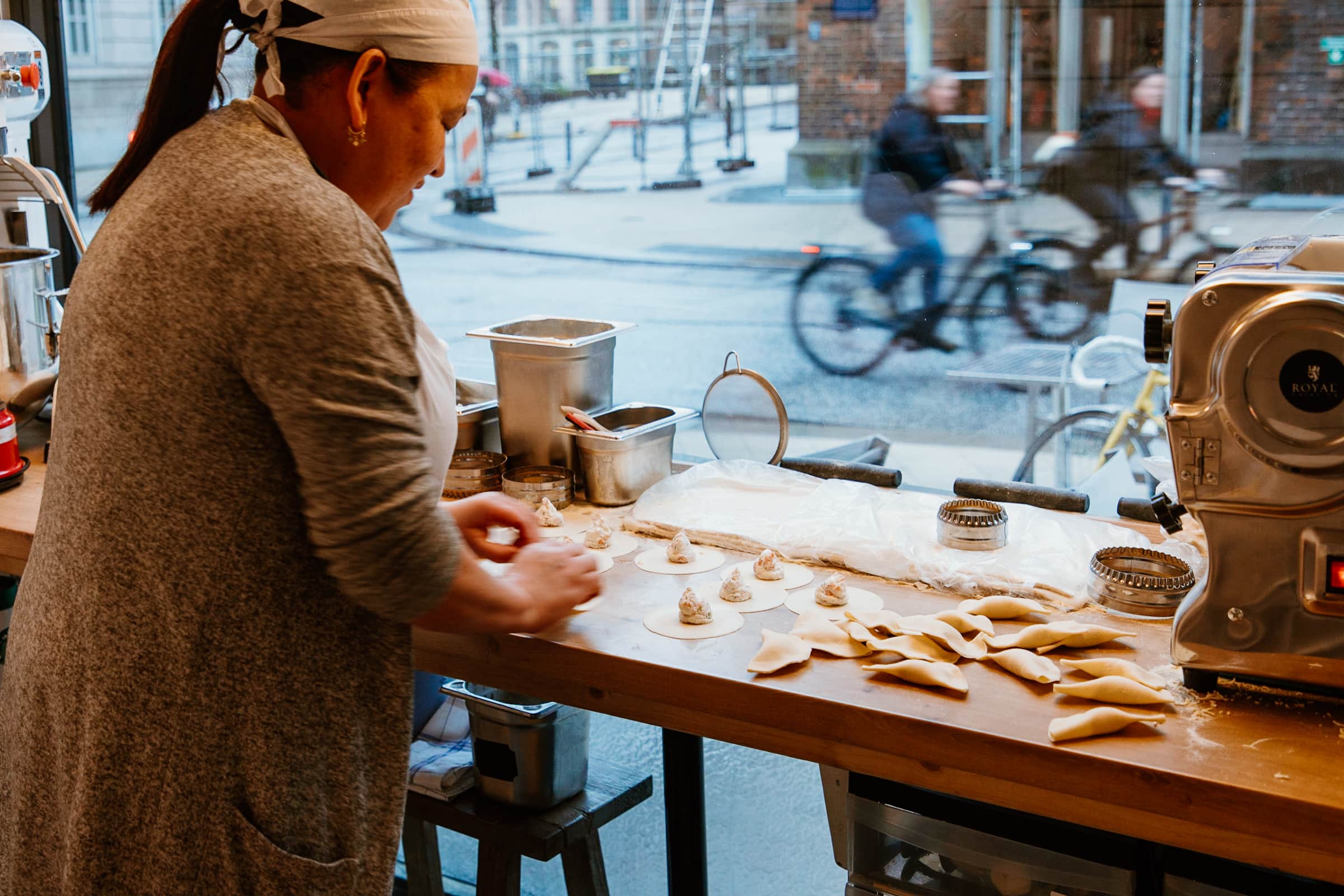 Pasta Produktion bei Pasta Autentica by Jill in Hamburg