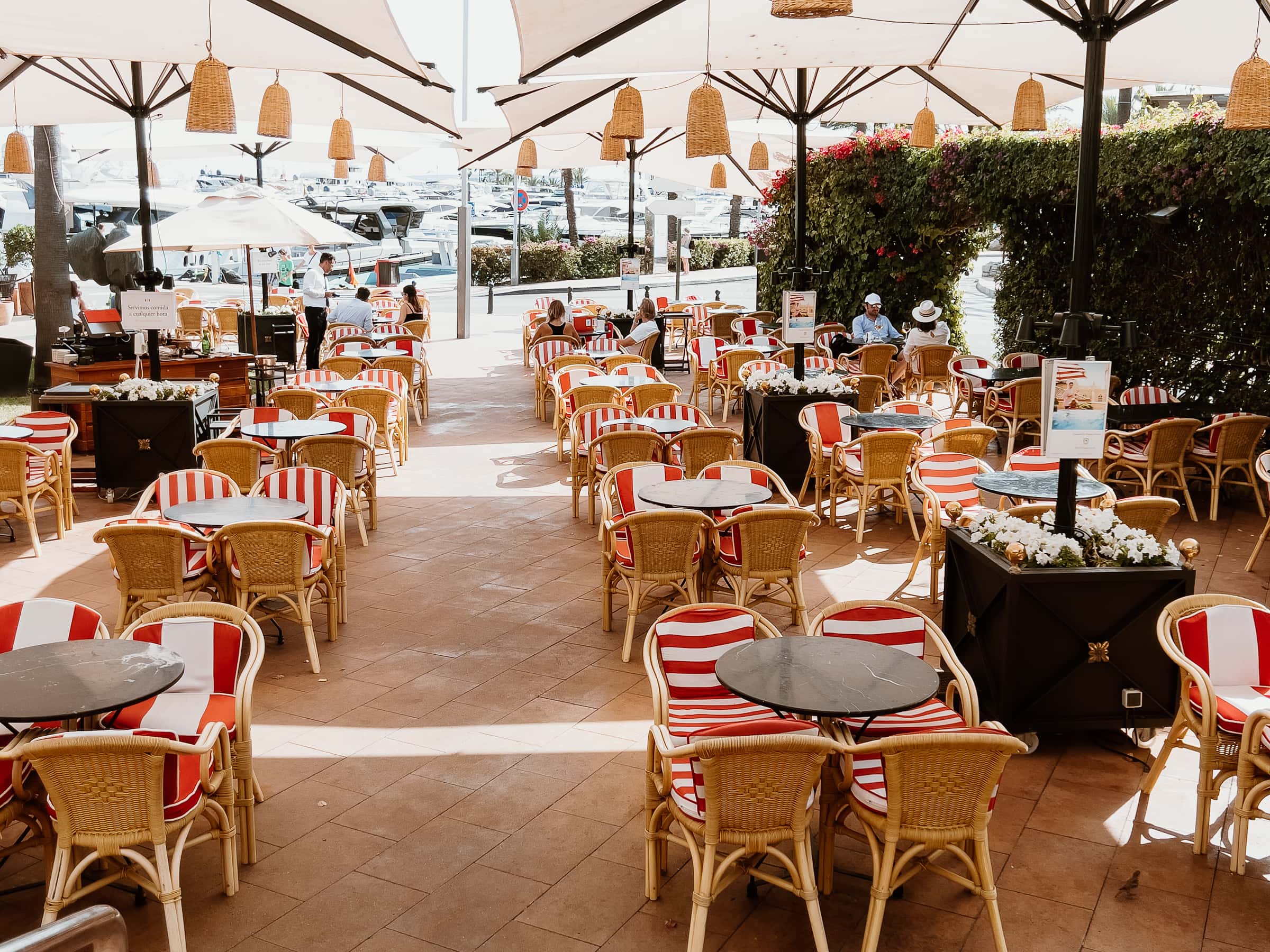 Cappuccino Café in Puerto Portals auf Mallorca
