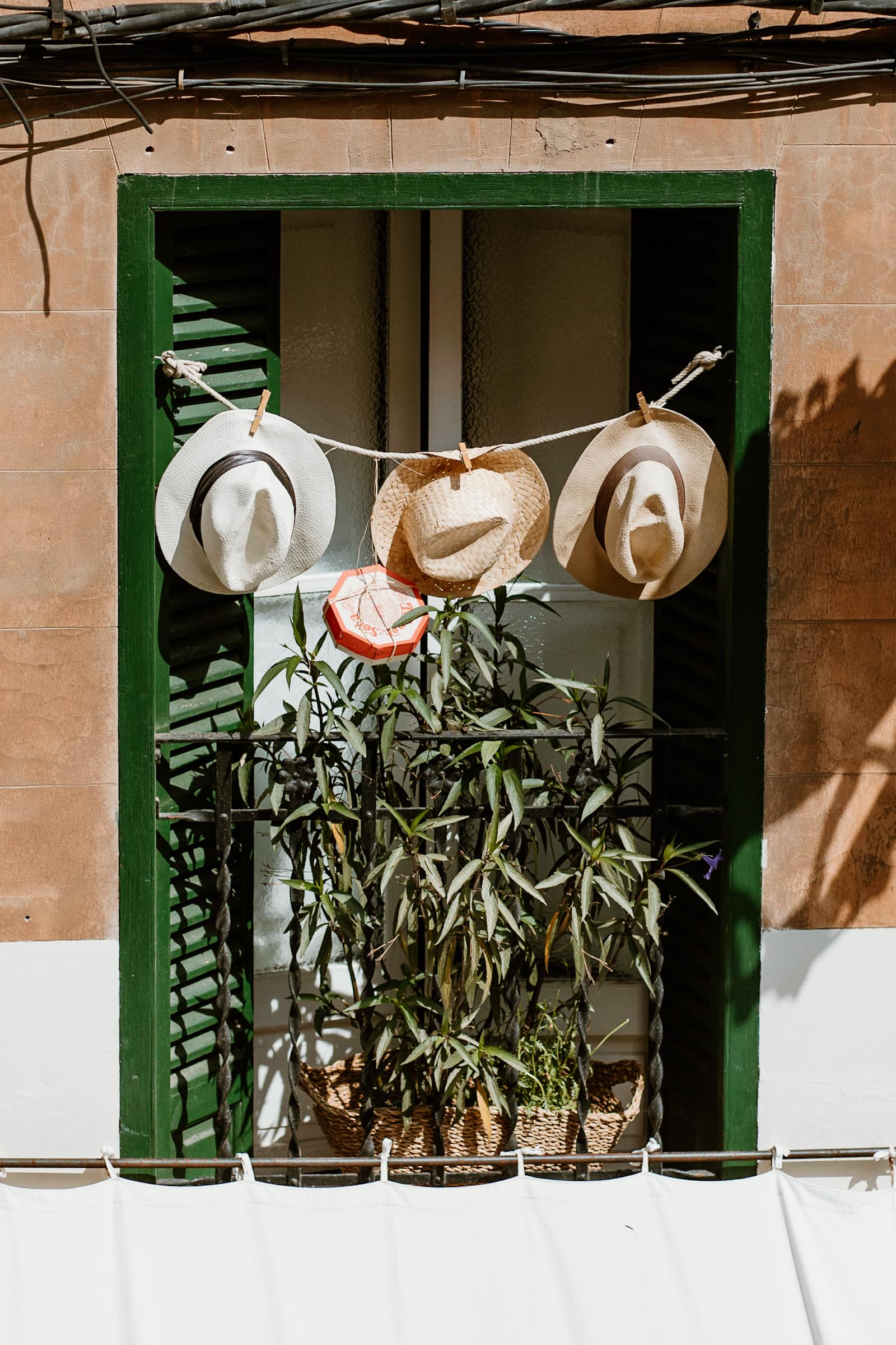 Dekoriertes Fenster in der Altstadt von Palma