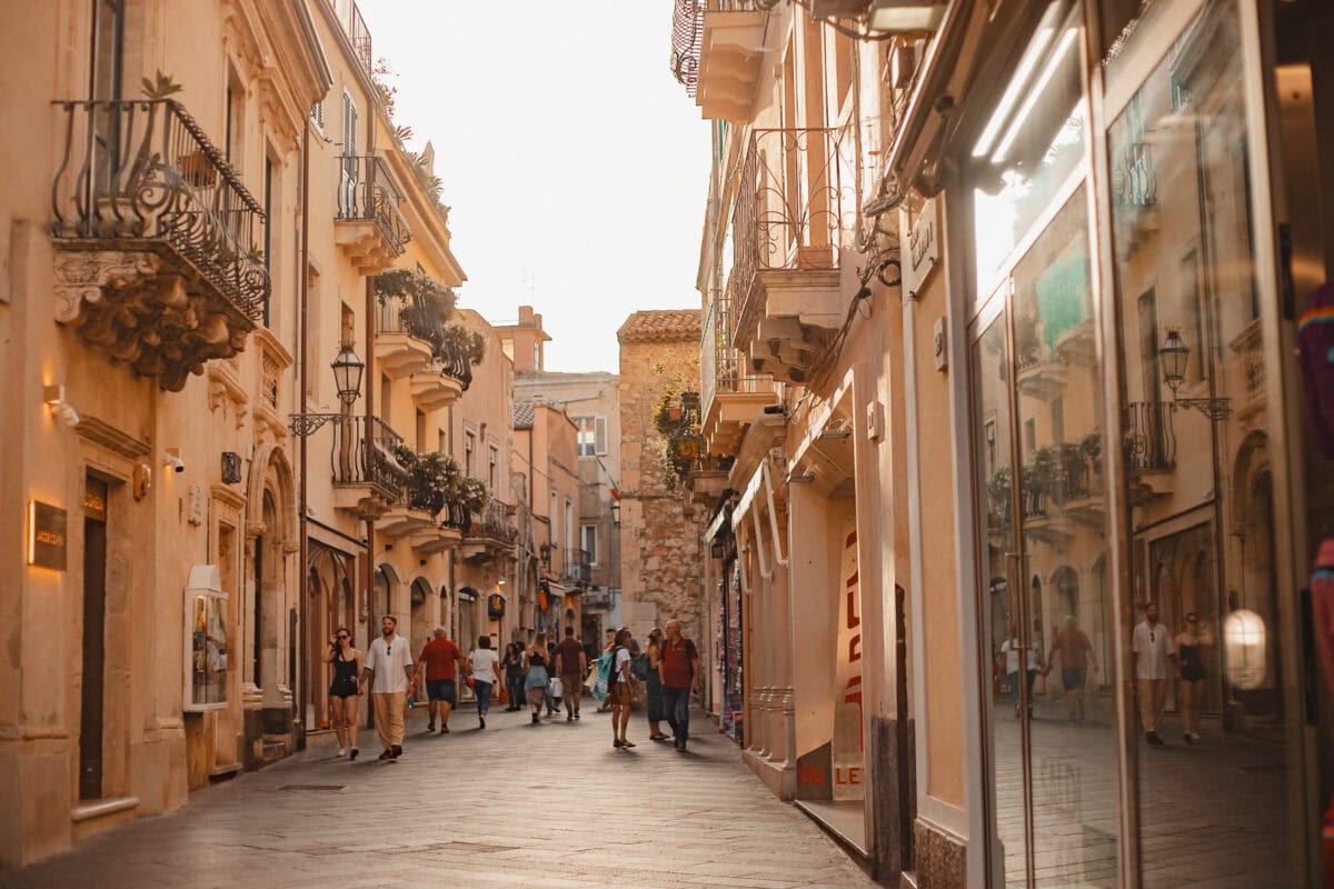 Historisches Stadtzentrum bei Sonnenuntergang.