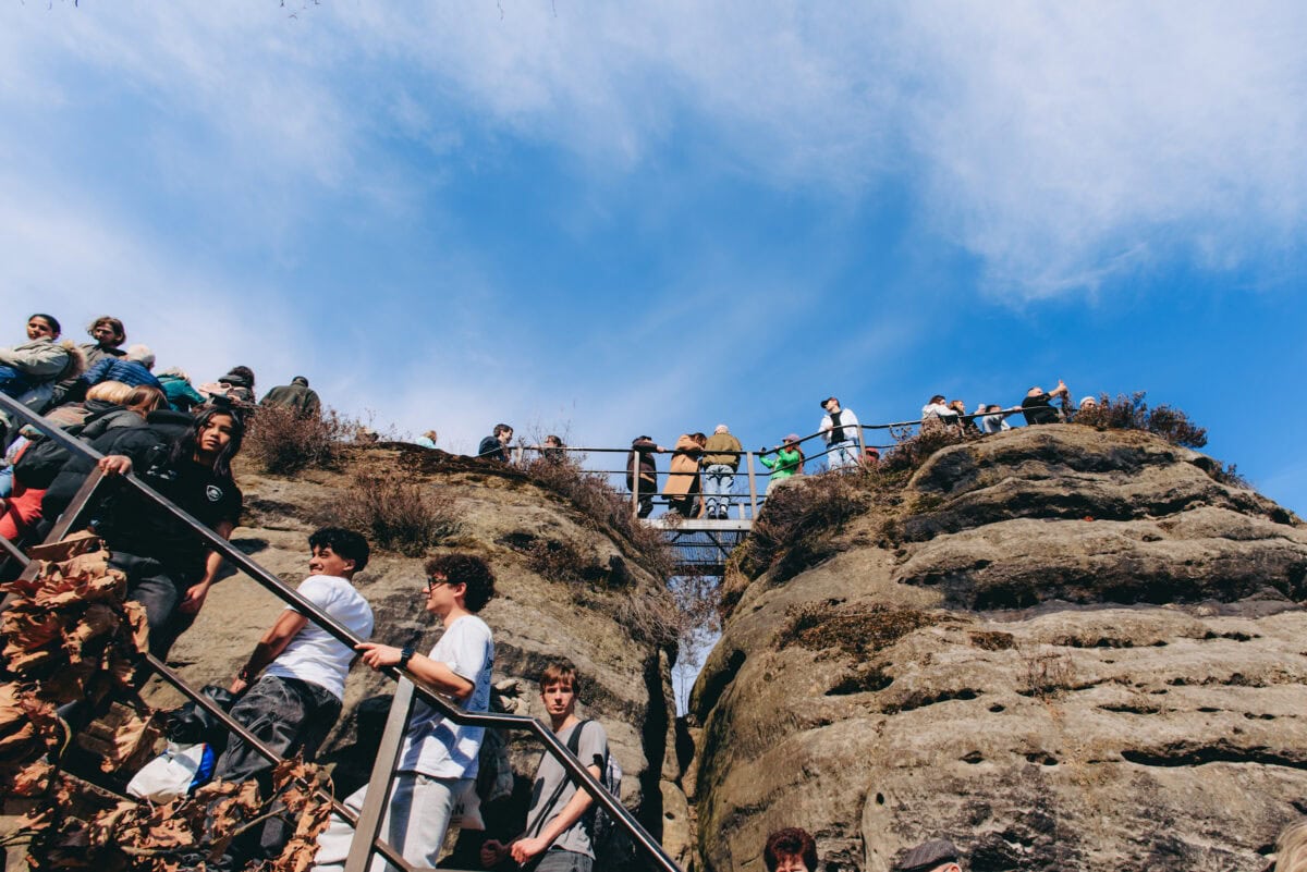 Tourists on the Ferdinandaussicht in the Elbe Sandstone Mountains