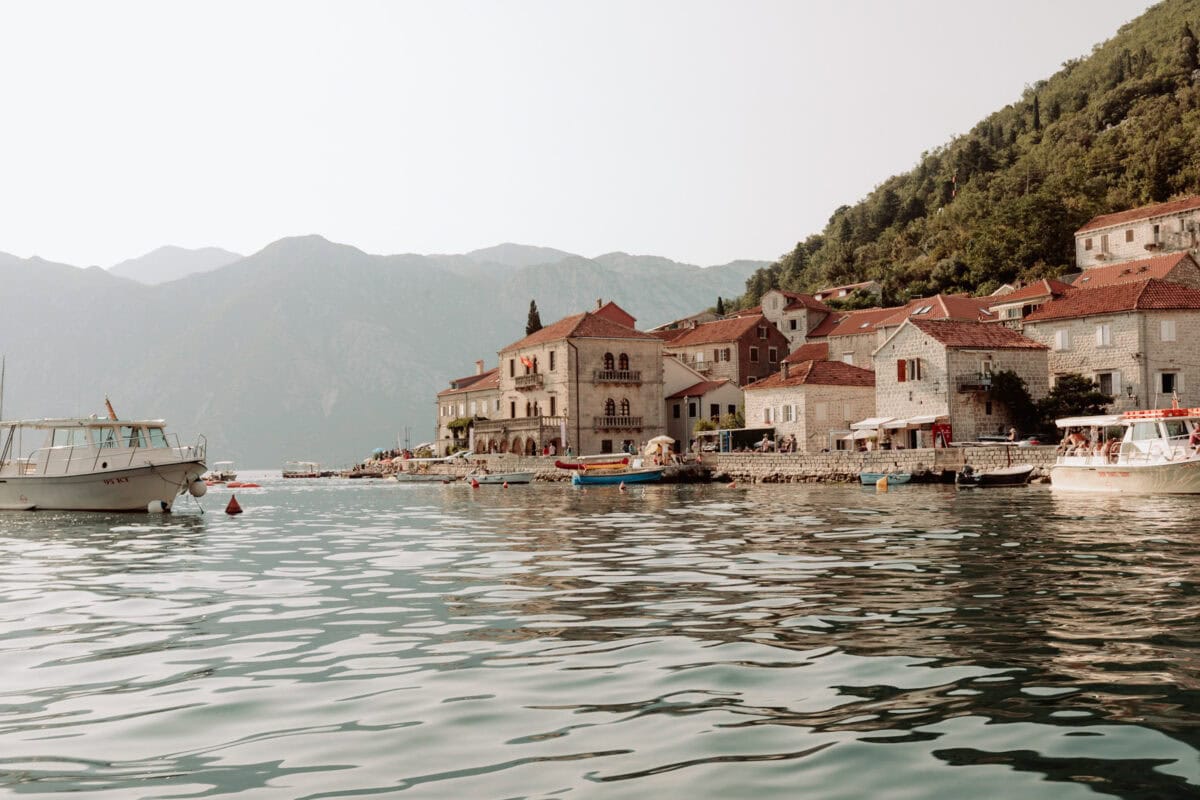 Malerisches Küstenstädtchen Perast in der Bucht von Kotor